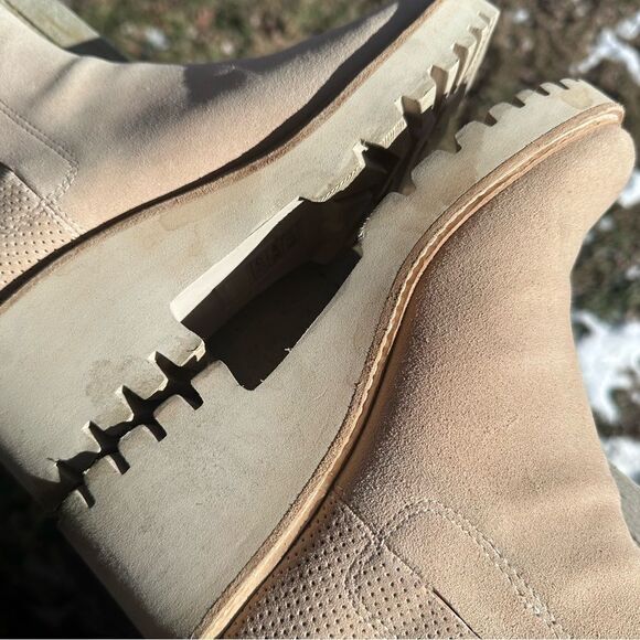 Dolce Vita Huey H2O Water-Resistant Suede Crocodile Embossed Lug Booties Sz 8.5 - Picture 7 of 10